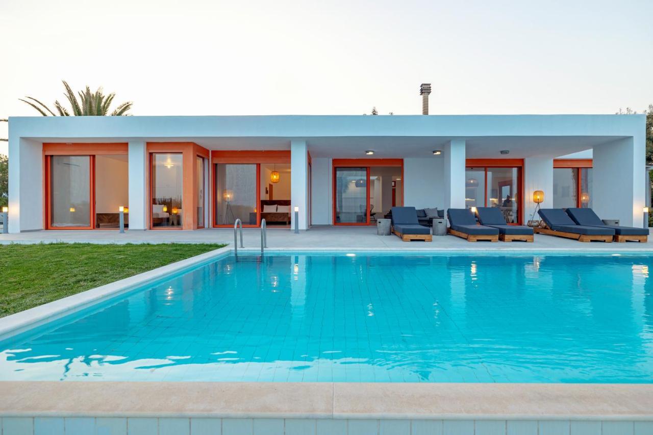 Villa Seven Lakhania Luaran gambar