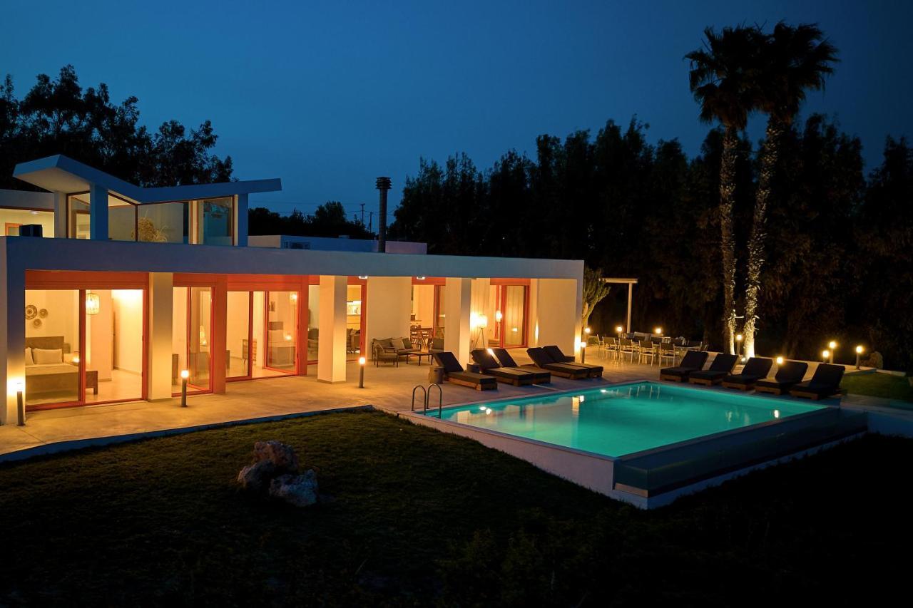 Villa Seven Lakhania Luaran gambar